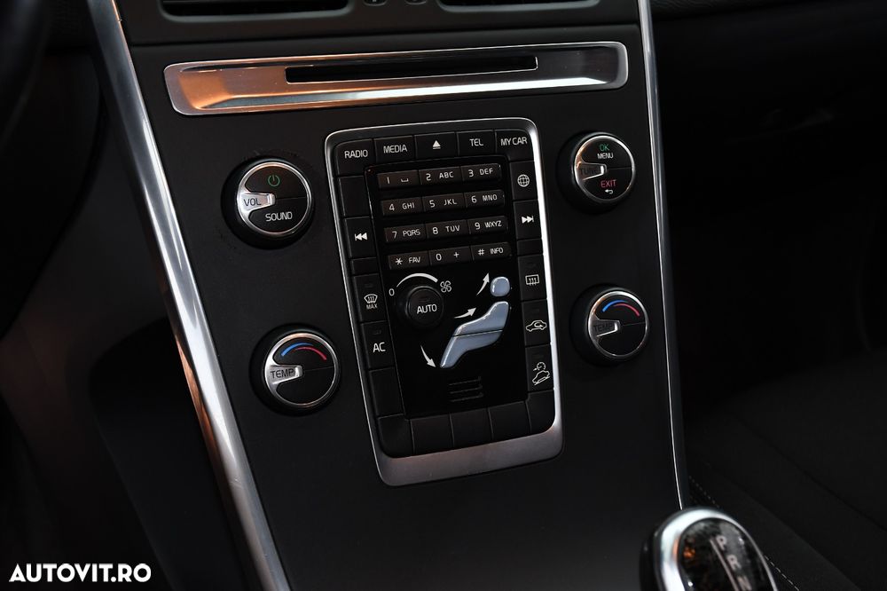 Volvo XC 60 D4 AWD Geartronic Kinetic - 21