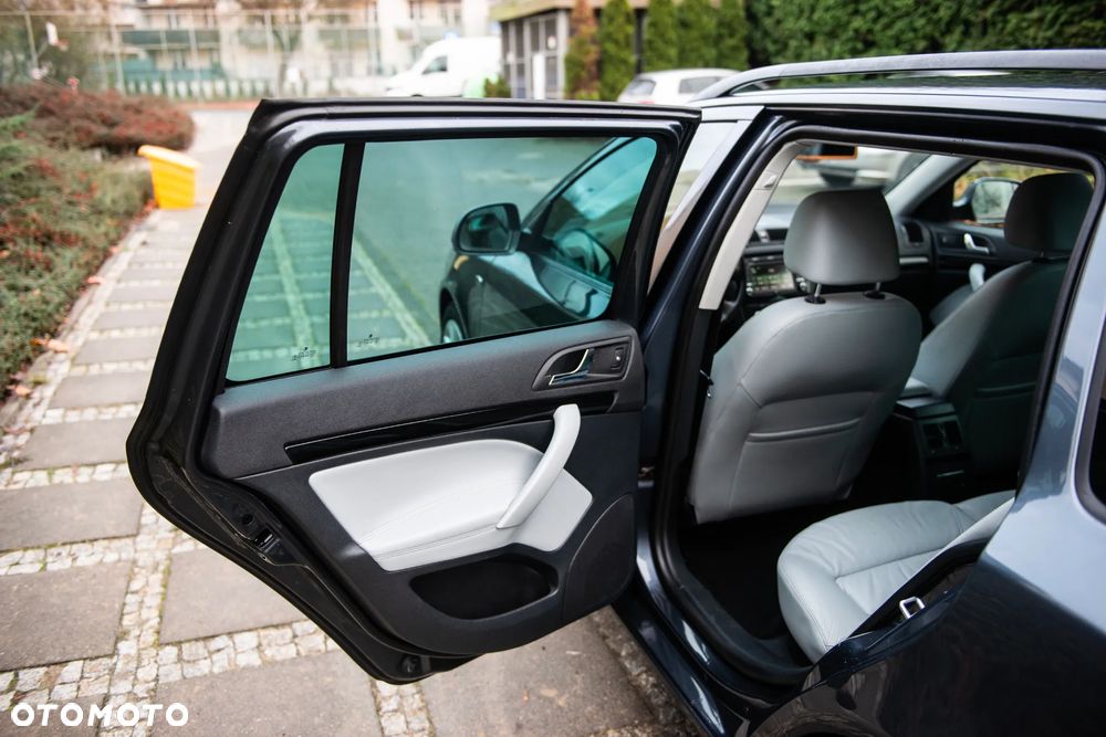 Skoda Octavia 1.8 TSI DSG Laurin & Klement - 21