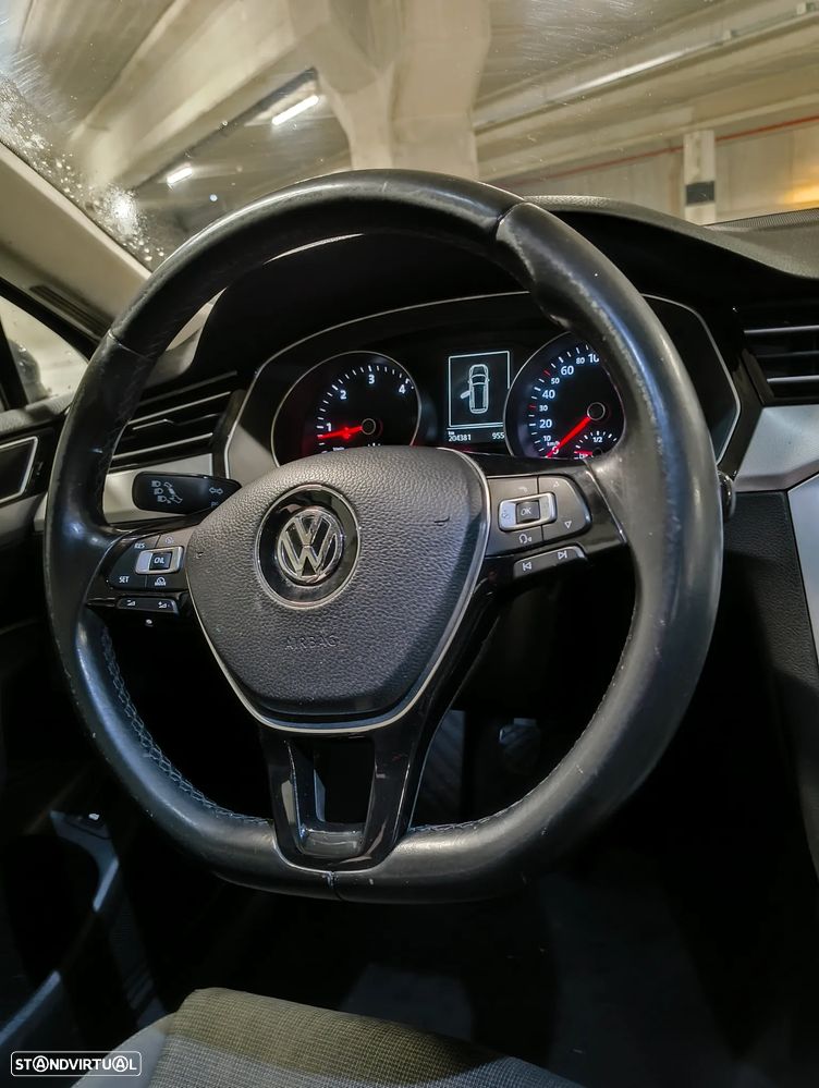 VW Passat Variant 1.6 TDI BlueMotion - 9