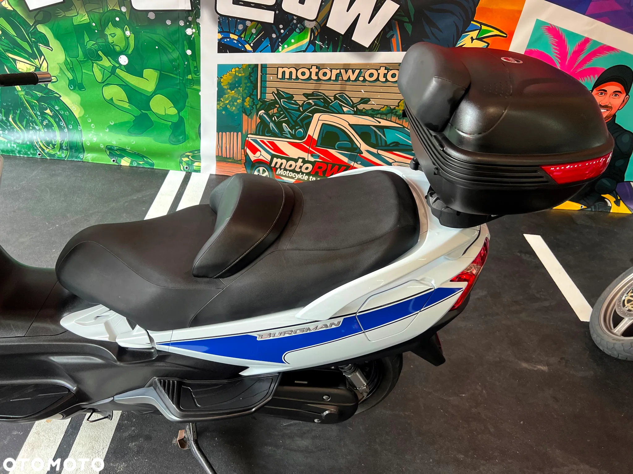 Suzuki Burgman - 16
