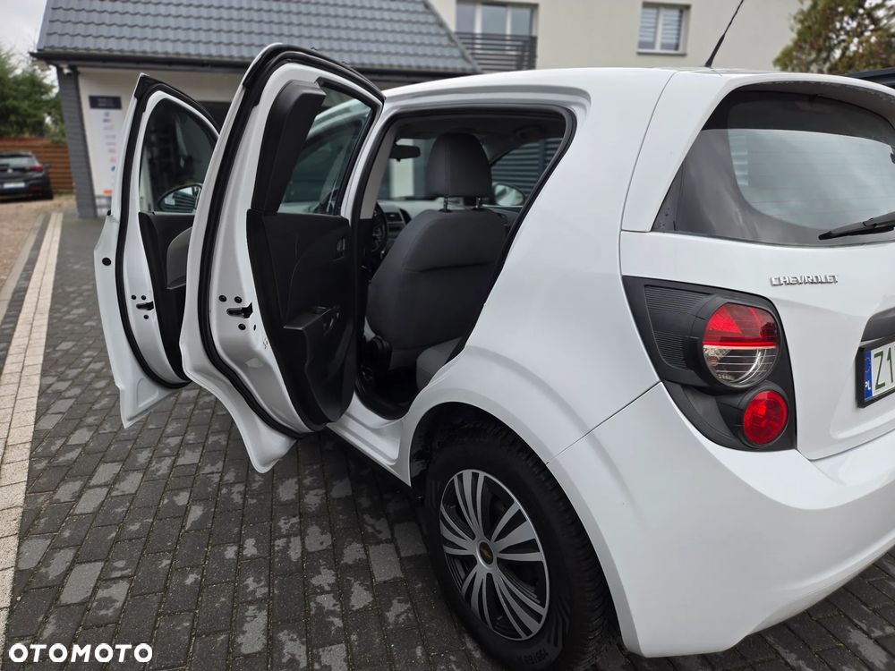 Chevrolet Aveo 1.2 LS - 25