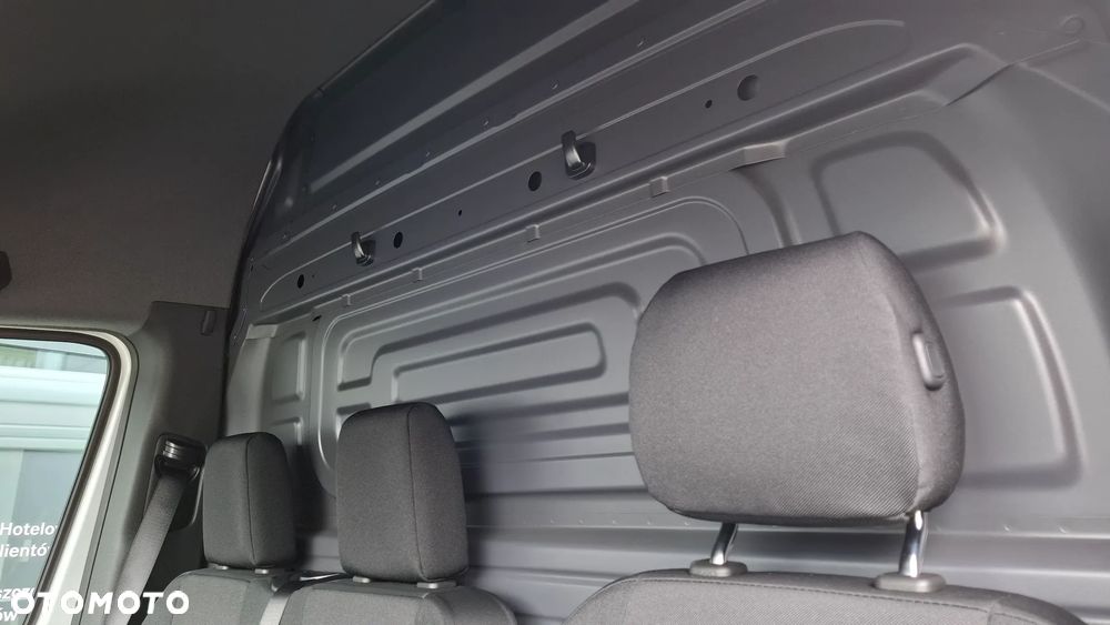 Mercedes-Benz Sprinter - 10