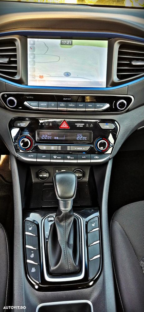 Hyundai IONIQ 1.6 GDI Premium - 32
