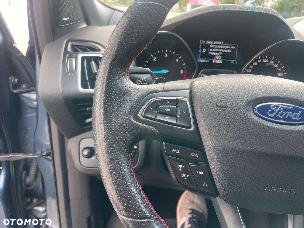 Ford Kuga 2.0 TDCi 2x4 ST-Line - 29