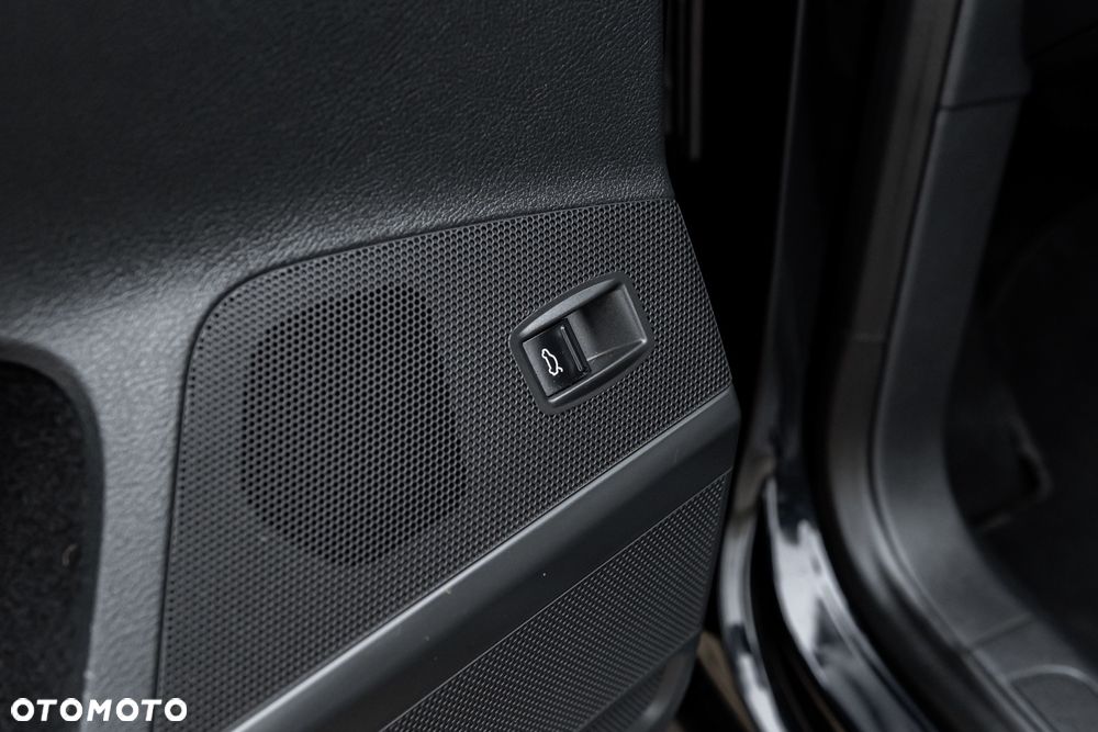 Volkswagen Passat - 25