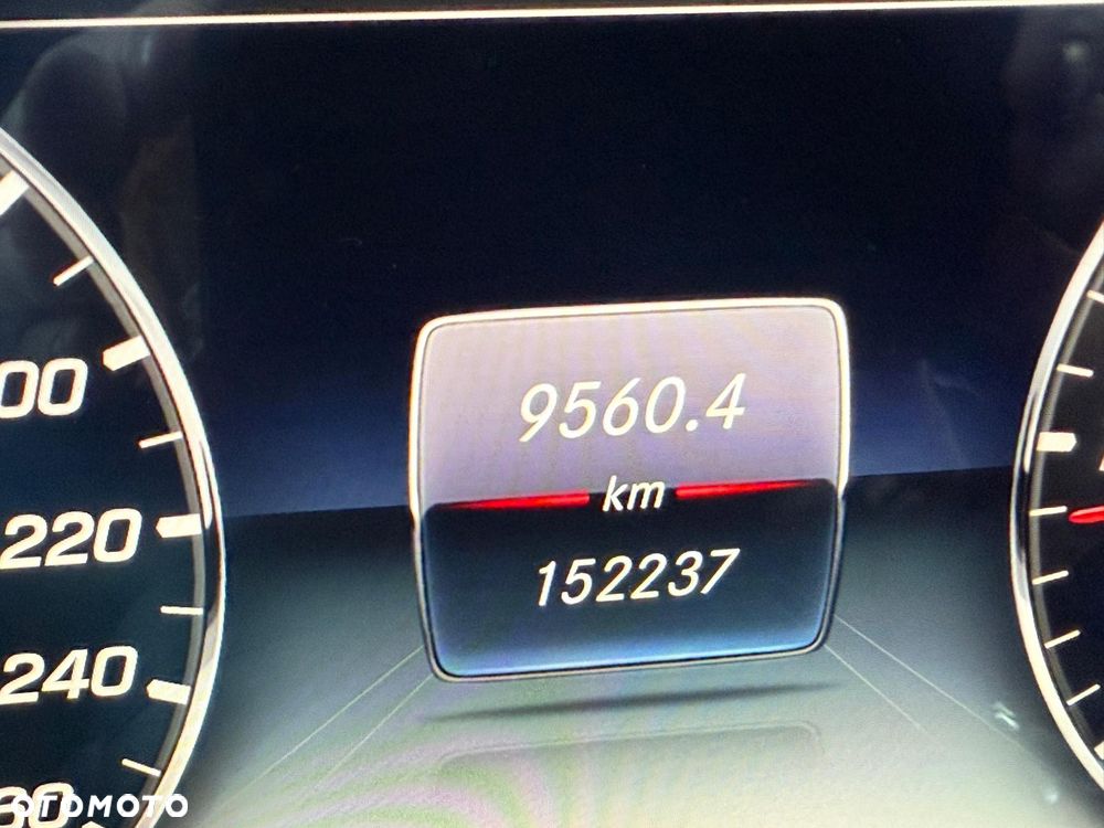 Mercedes-Benz Klasa E 220 d 4Matic 9G-TRONIC - 9