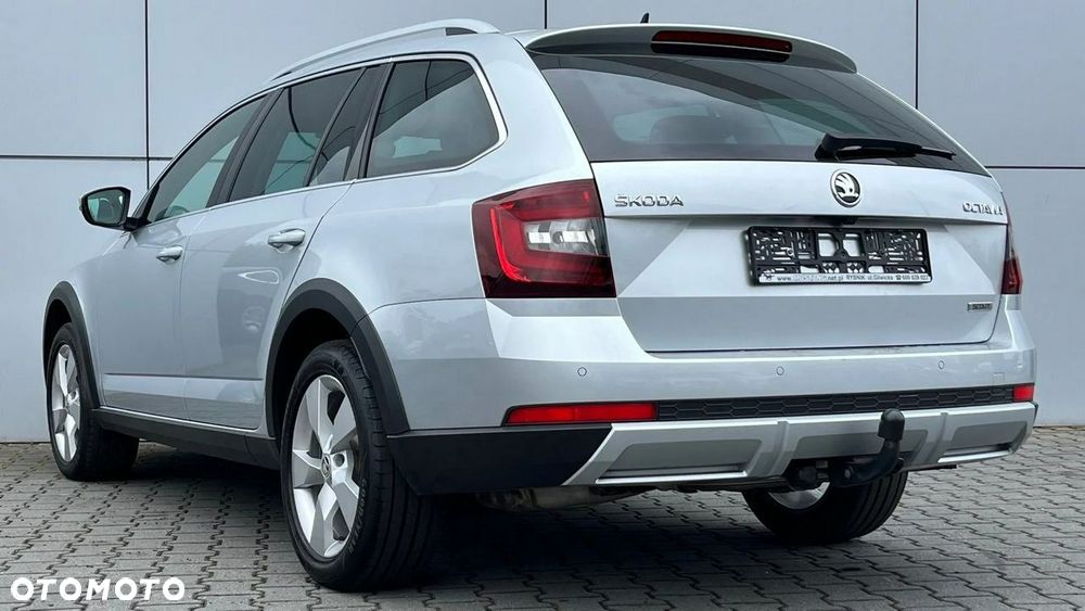Skoda Octavia Scout 2.0 TDI 4x4 DSG - 10