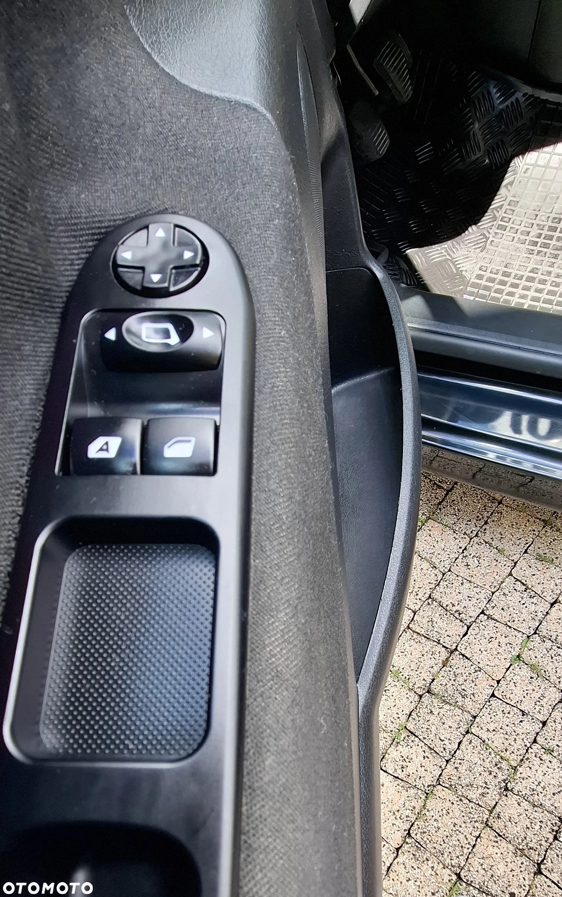 Peugeot 207 1.4 16V Trendy - 5