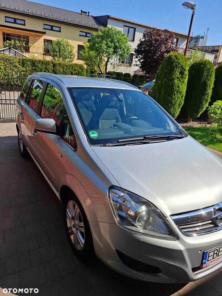 Opel Zafira 1.8 Cosmo EU5 - 3