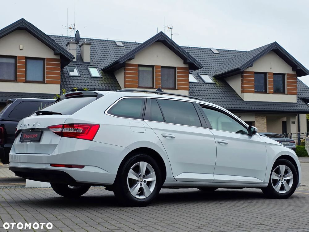 Skoda Superb Combi 1.6 TDI DSG Style - 30