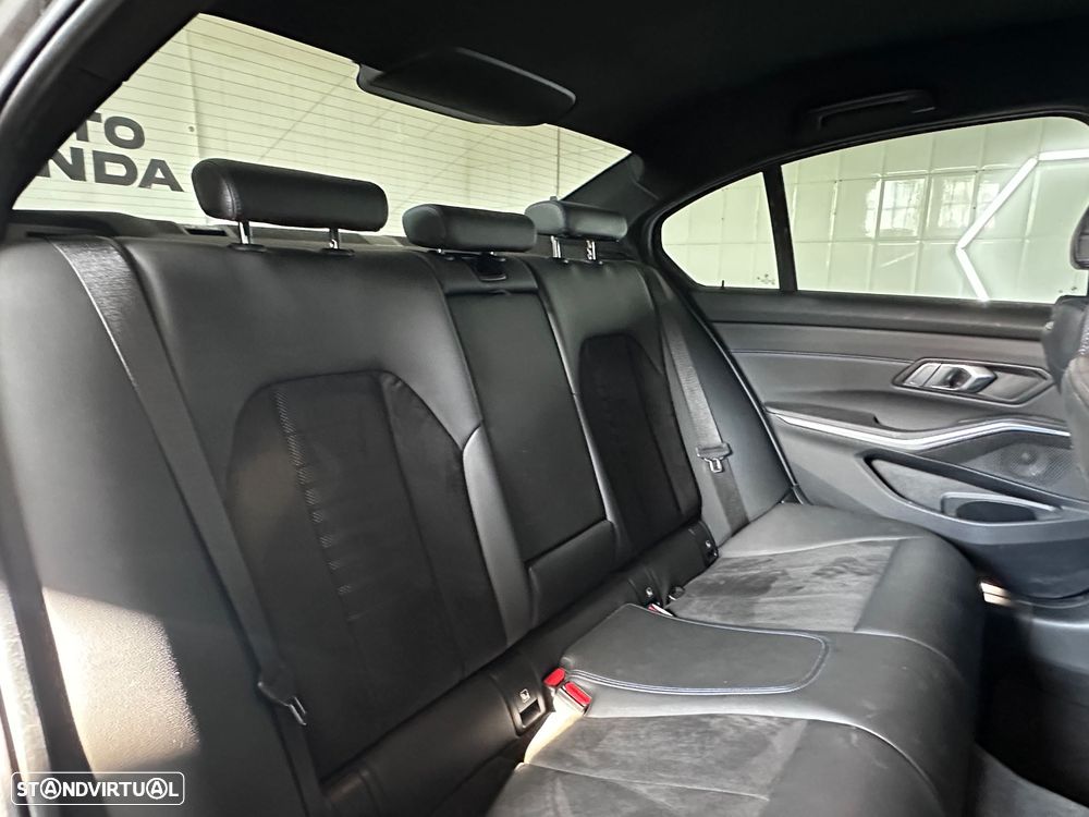 BMW 330 e Pack M Auto - 17