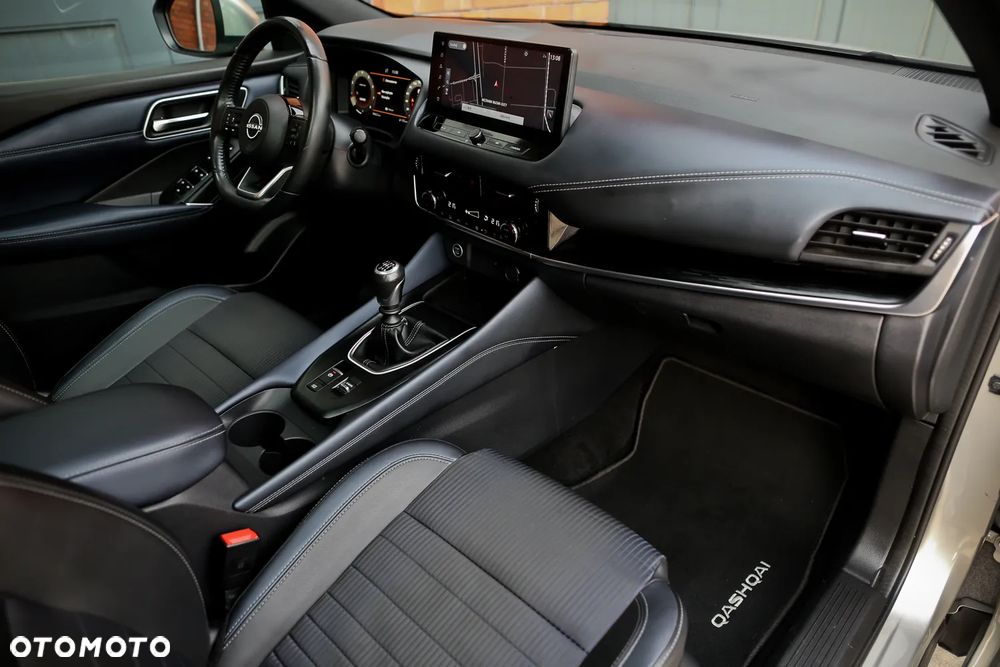 Nissan Qashqai 1.3 DIG-T Tekna+ - 27