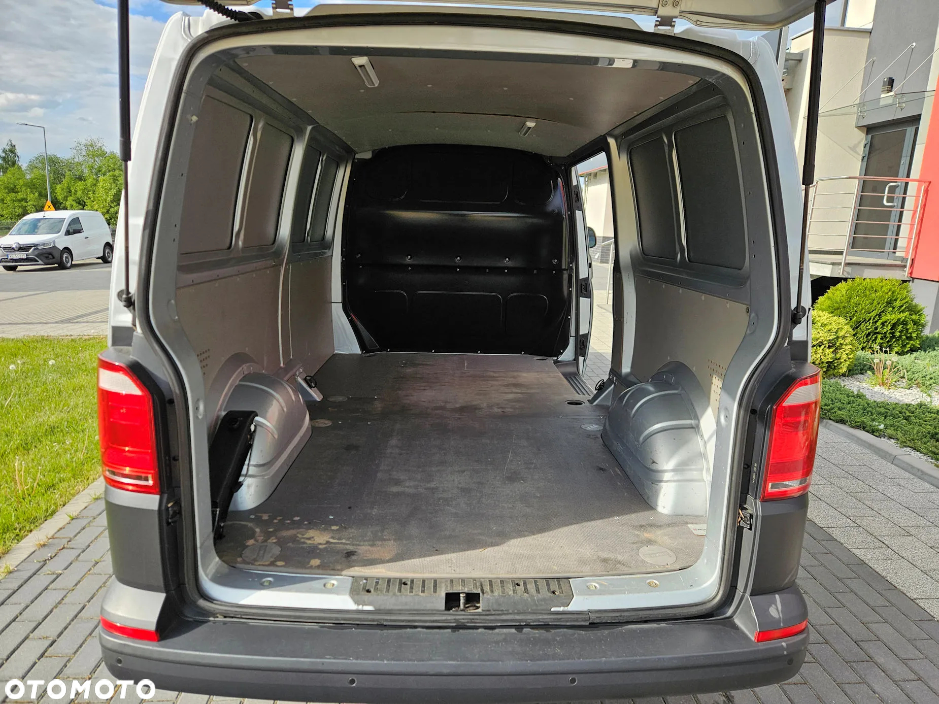 Volkswagen Transporter LONG 2.0TDI - 21