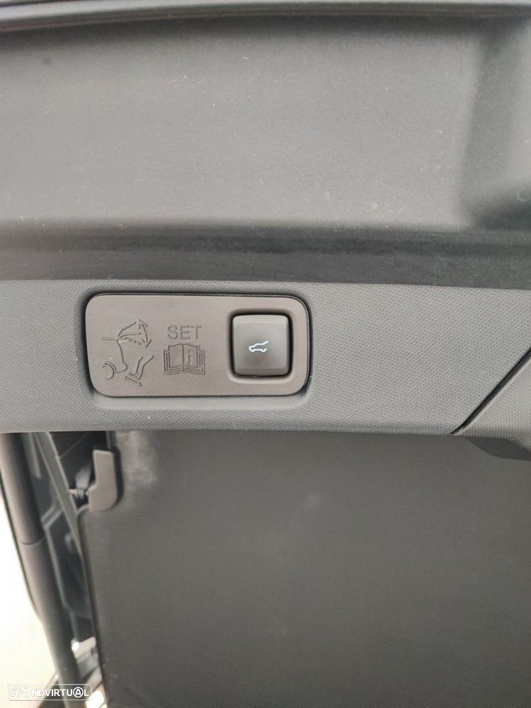 Ford Mustang Mach-E 75.7 kWh Base - 8