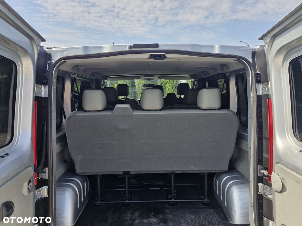 Opel Vivaro - 11