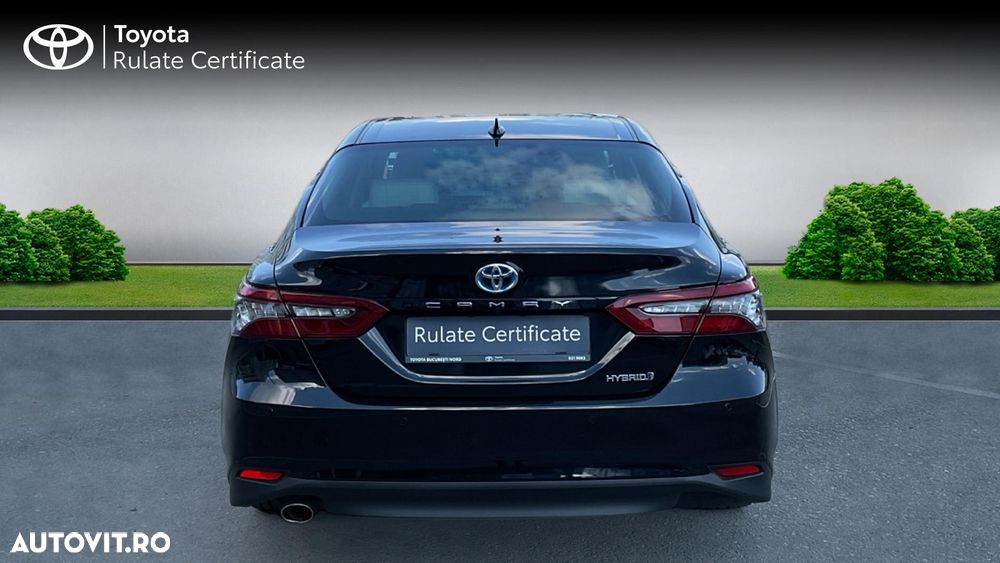 Toyota Camry 2022 photo 3