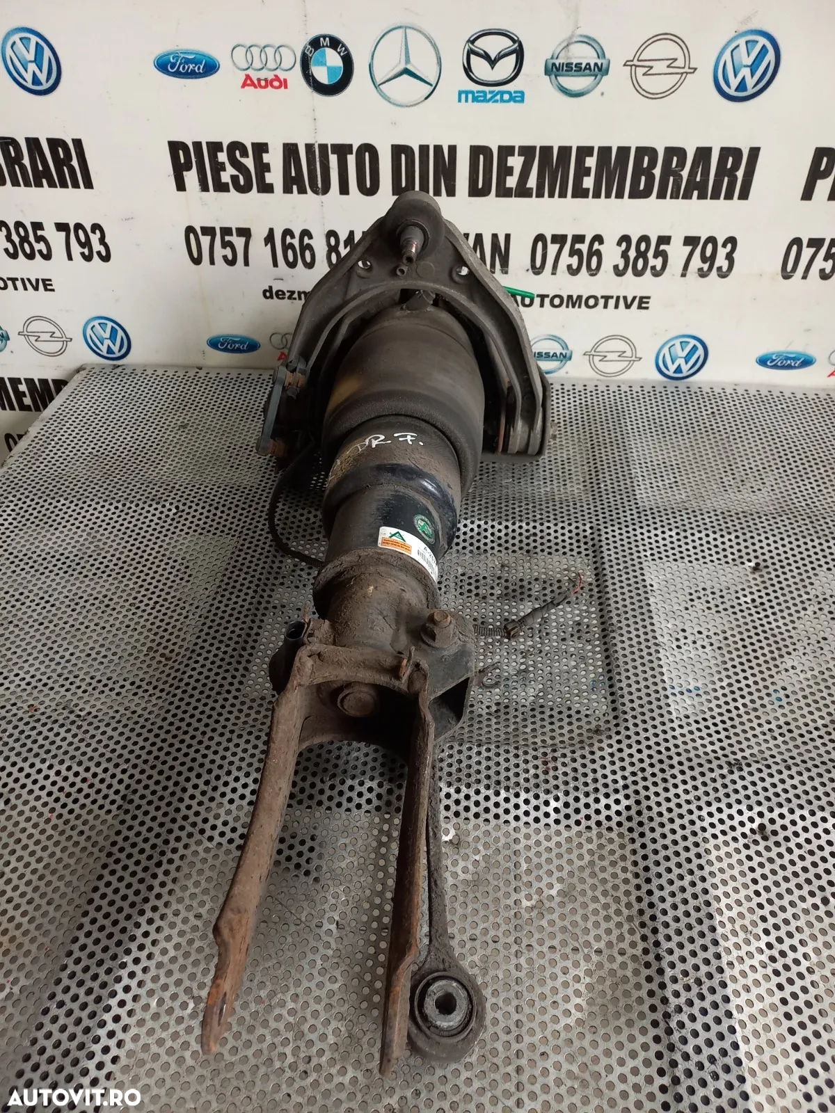 Perna Aer Amortizor Pneumatic Dreapta Fata Audi Q7 4L Testata - Dezmembrari Arad - 6