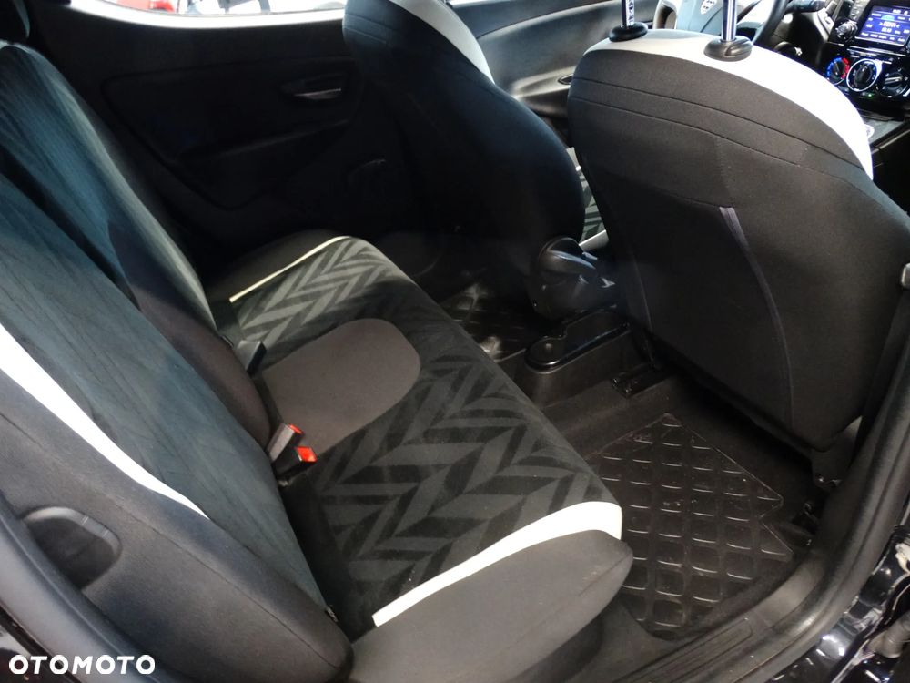 Lancia Ypsilon 1.2 8V Platinum S&S - 25