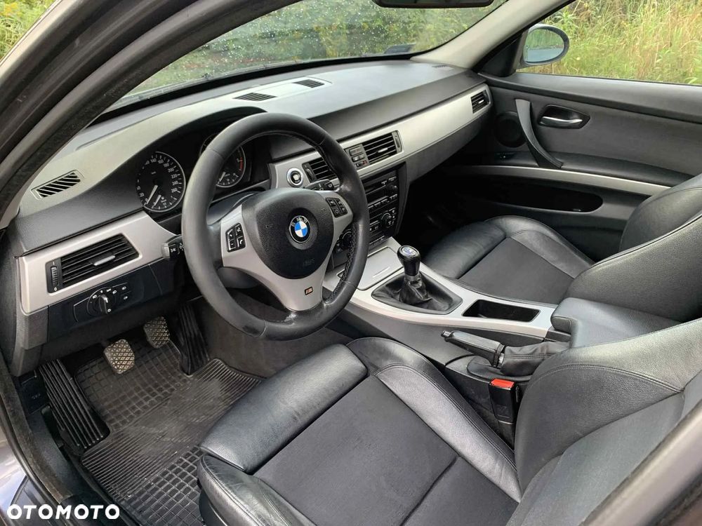 BMW Seria 3 320d DPF Touring Edition Fleet - 14