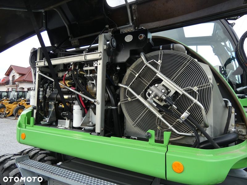 Liebherr A910 Compact / Z Niemiec / Super Stan / BEZ DPF / 2 Łyżki / - 24