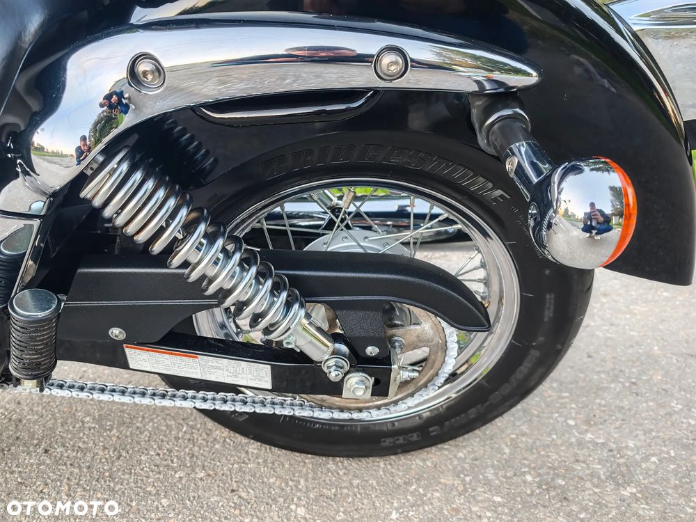 Suzuki Intruder - 17