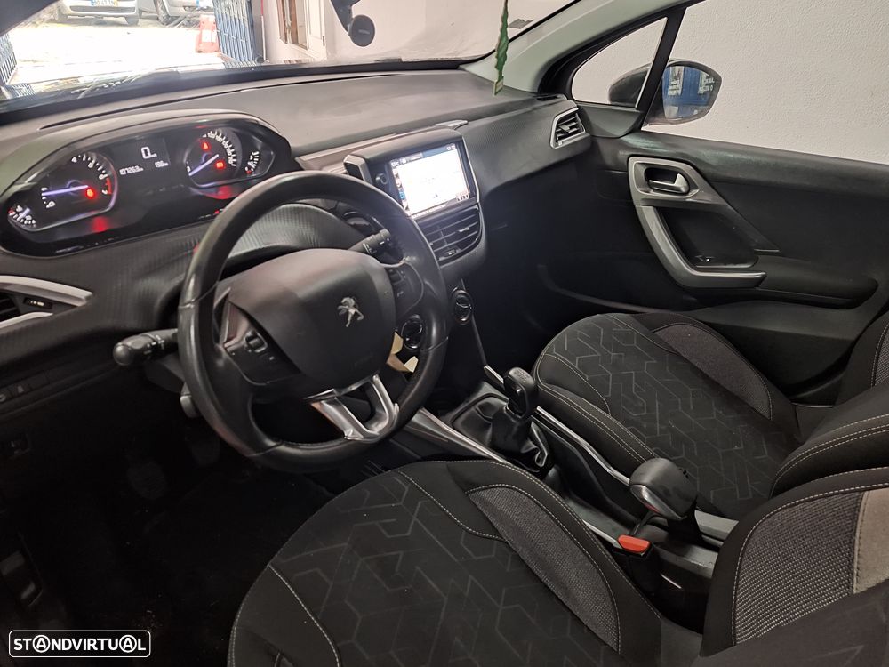Peugeot 2008 1.2 PureTech Active - 14