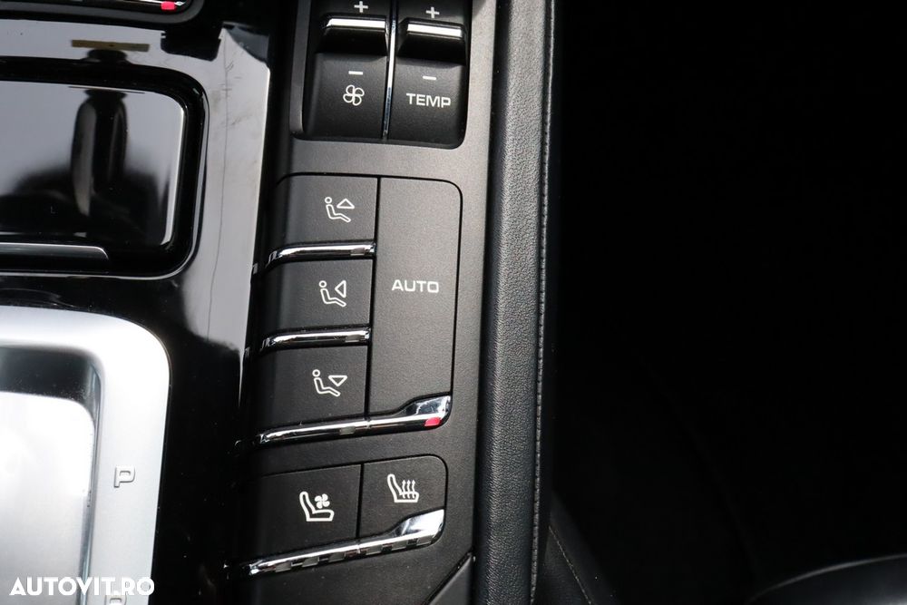 Porsche Cayenne 4.2 L S - 30