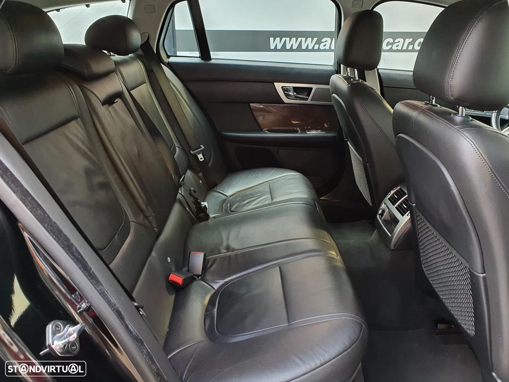 Jaguar XF Sportbrake 2.2 D Premium Luxury - 6