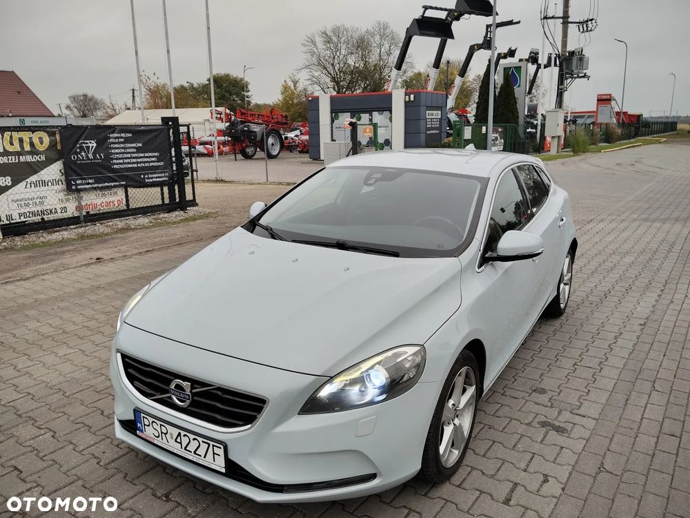 Volvo V40