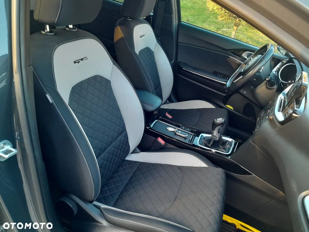 Kia ProCeed 1.4 T-GDI OPF GT LINE - 23
