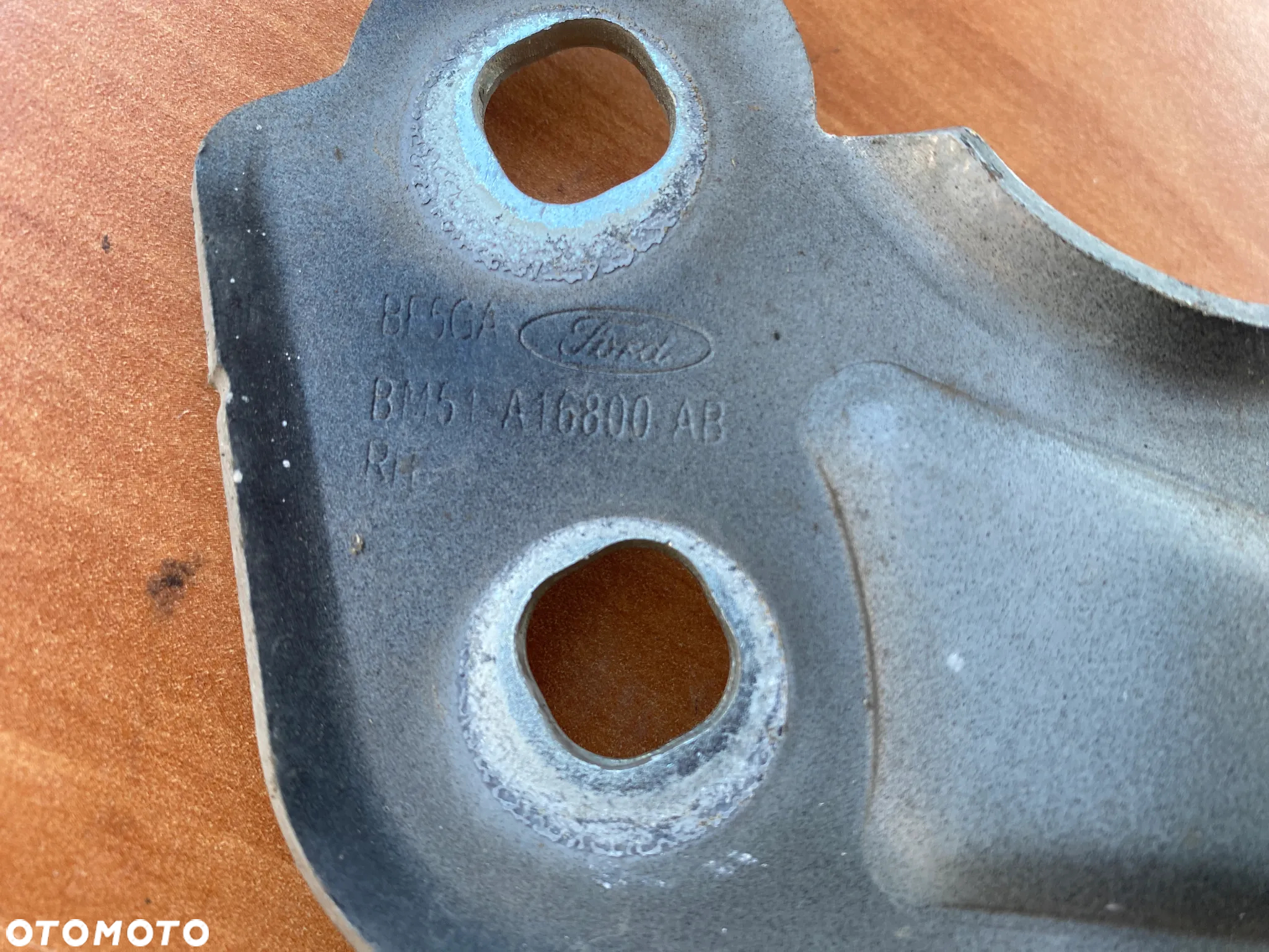 ZAWIAS MASKI PRZÓD PRAWY FORD FOCUS MK3 BM51A16800AB - 3
