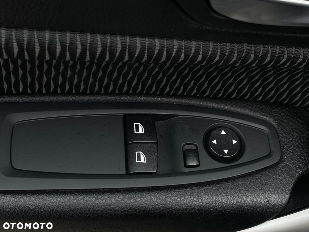 BMW Seria 1 114i Sport Line - 13