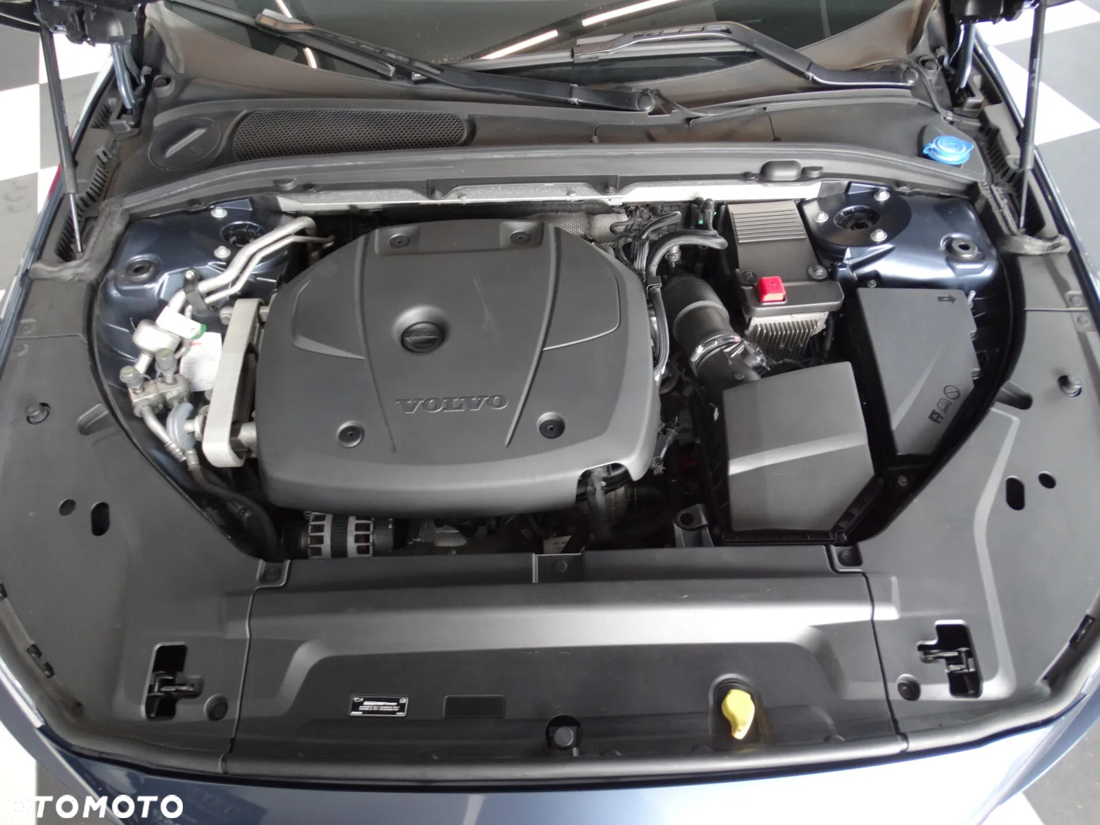 Volvo S90 T4 Momentum Pro - 38