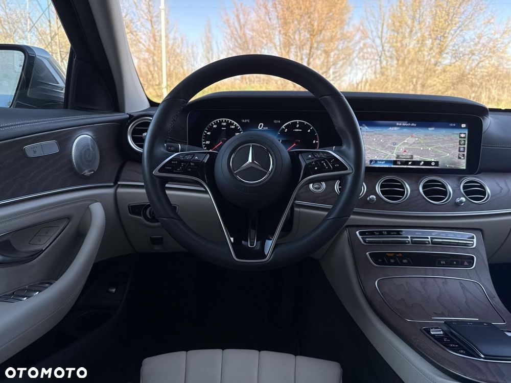 Mercedes-Benz Klasa E - 12