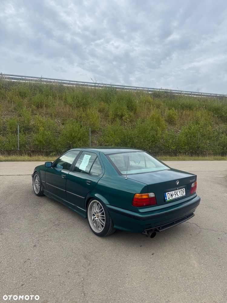 BMW Seria 3 323i - 4