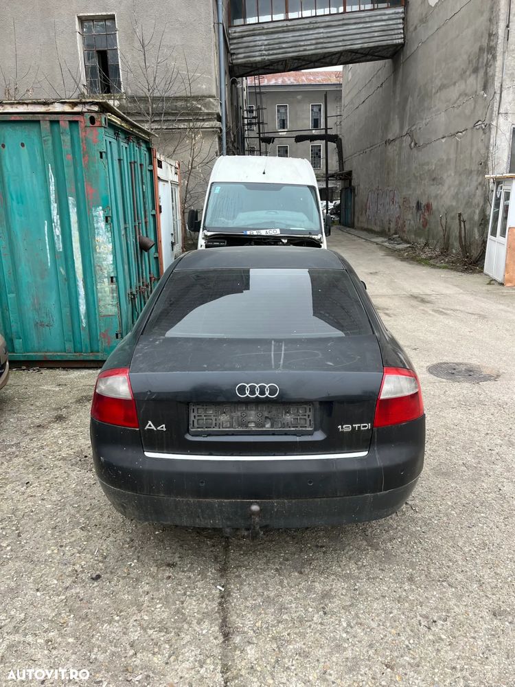 Dezmembrez Audi A4 B6 sedan negru 2002 1,9 TDI - 3