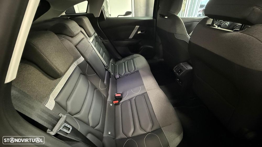 Citroën C4 PureTech 130 Stop&Start SHINE - 27