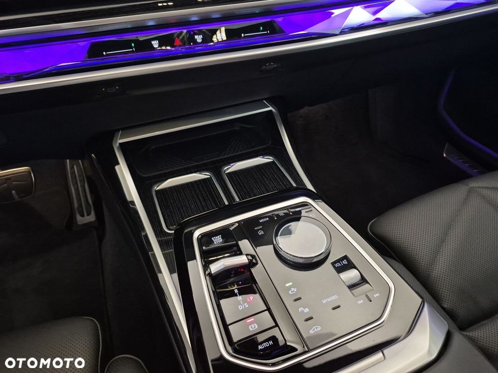 BMW Seria 7 740d xDrive mHEV M Sport sport - 17