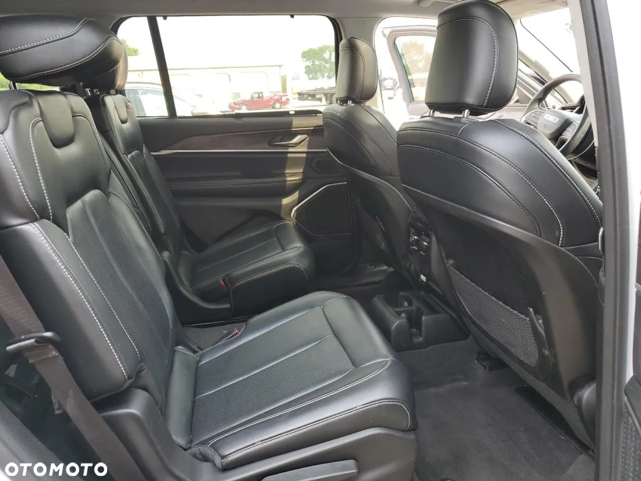 Jeep Grand Cherokee - 10