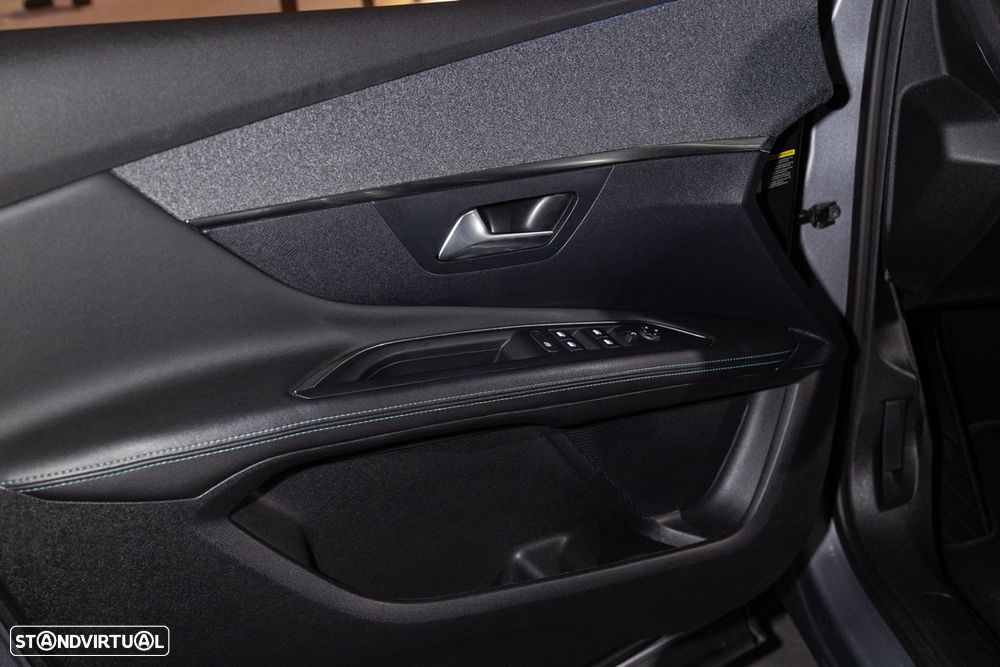 Peugeot 3008 1.6 Hybrid Allure Pack e-EAT8 - 29