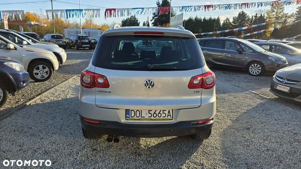 Volkswagen Tiguan - 12