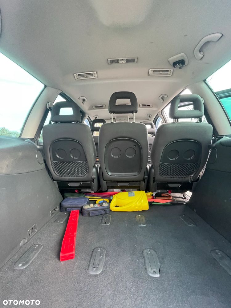 Volkswagen Sharan 1.9 TDI Comfortline Tiptr - 22