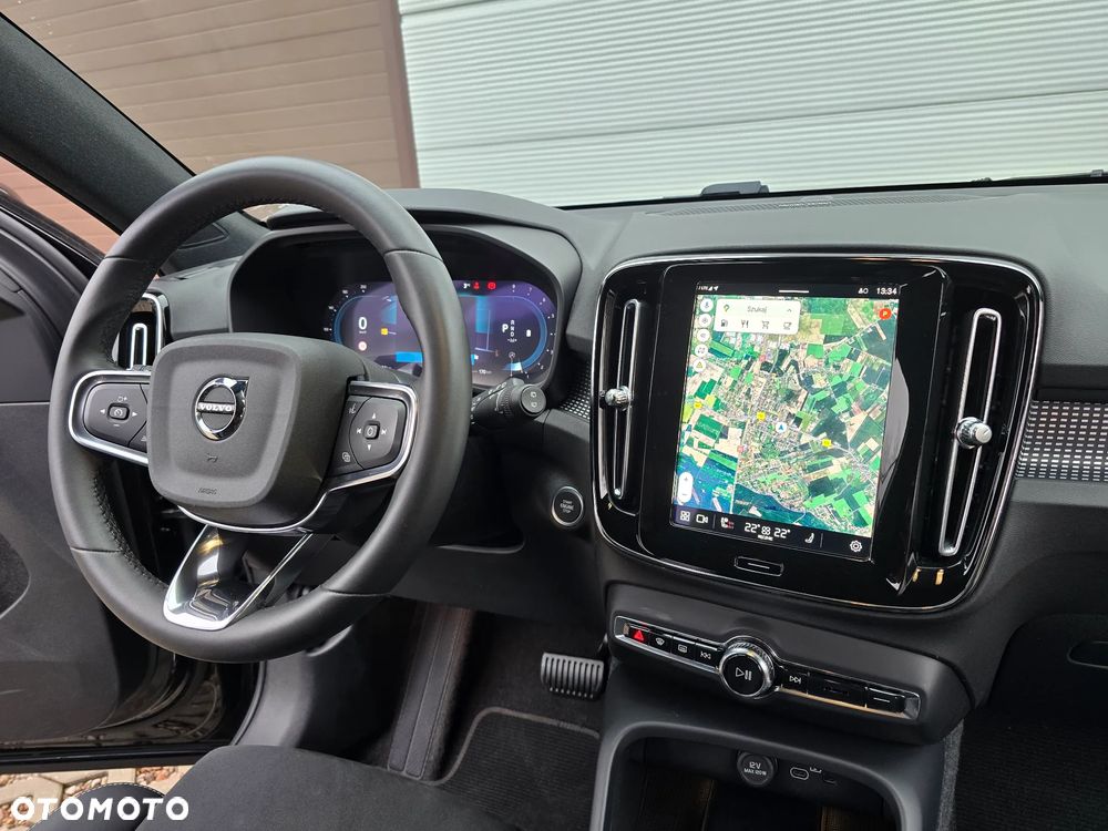 Volvo XC 40 B3 B DKG Plus Black Edition - 31