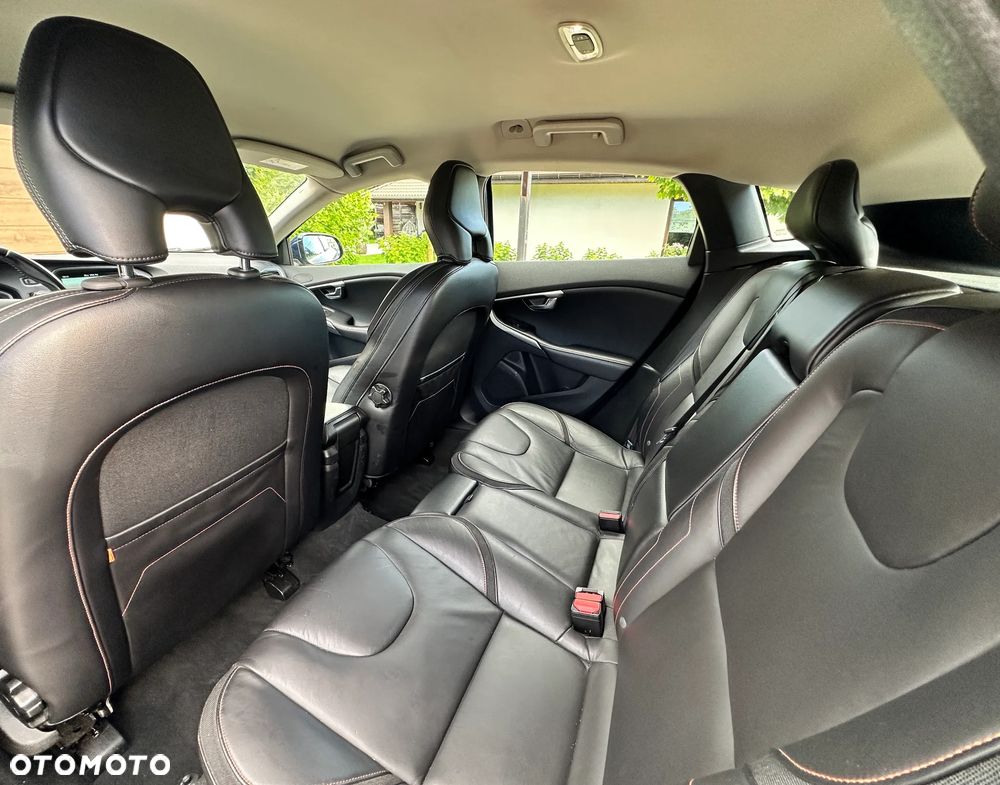 Volvo V40 D4 Drive-E Ocean Race - 14