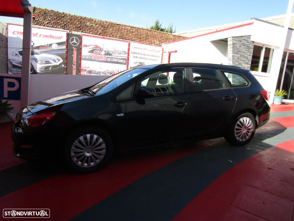 Opel Astra Sports Tourer - 4