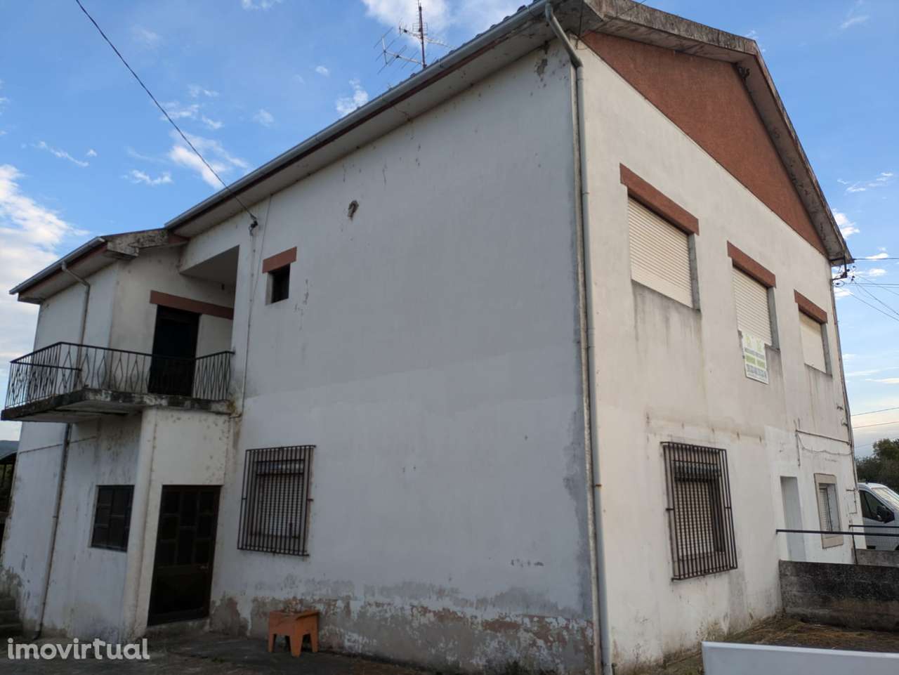 CASA E 2 APARTAMENTOS T2 - Grande imagem: 2/37