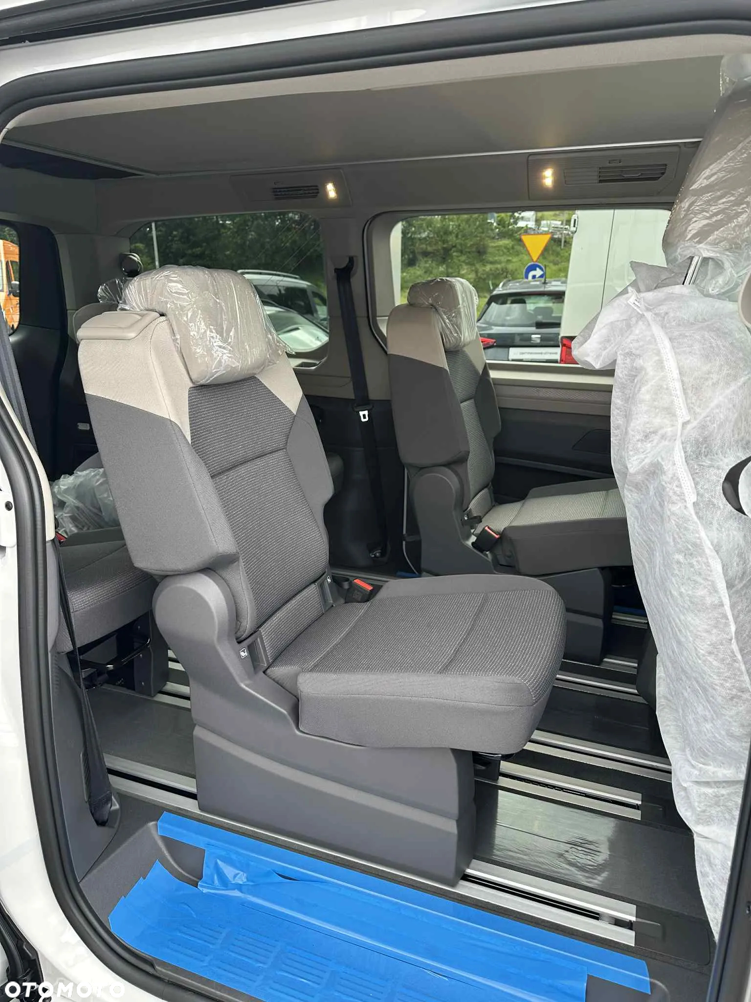 Volkswagen California - 11