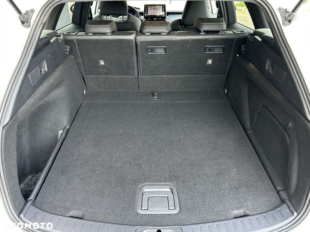 Toyota Corolla 2.0 Hybrid Comfort - 24