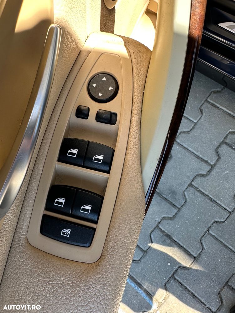 BMW Seria 3 320i Aut. Luxury Line - 12