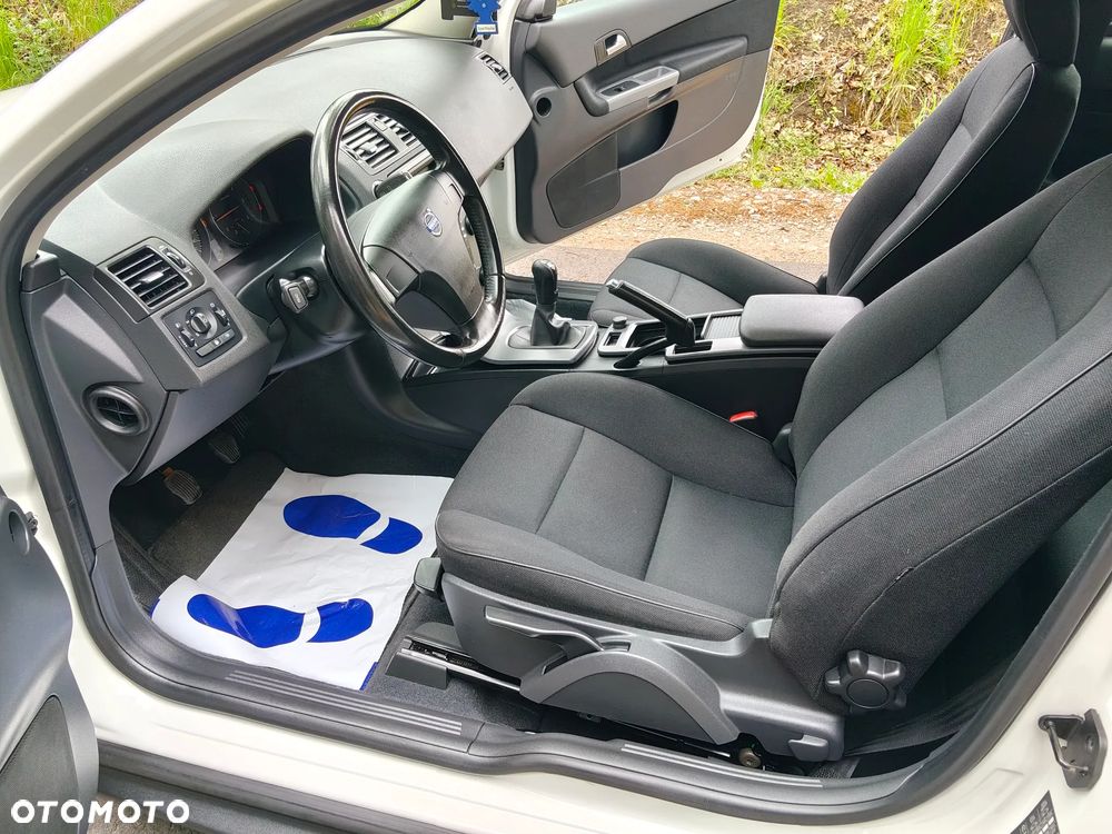 Volvo C30 D2 - 10